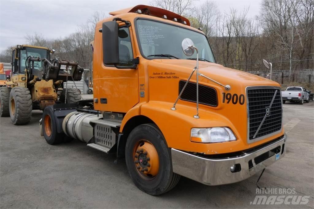 Volvo VNM42T Fülkés alváz