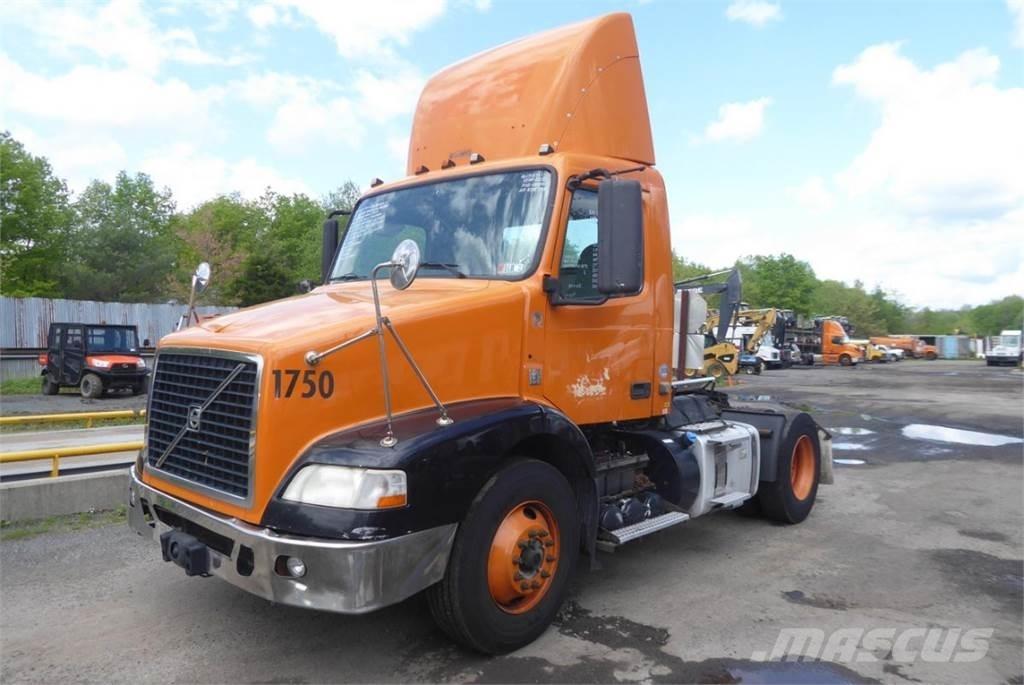 Volvo VNM42T Fülkés alváz