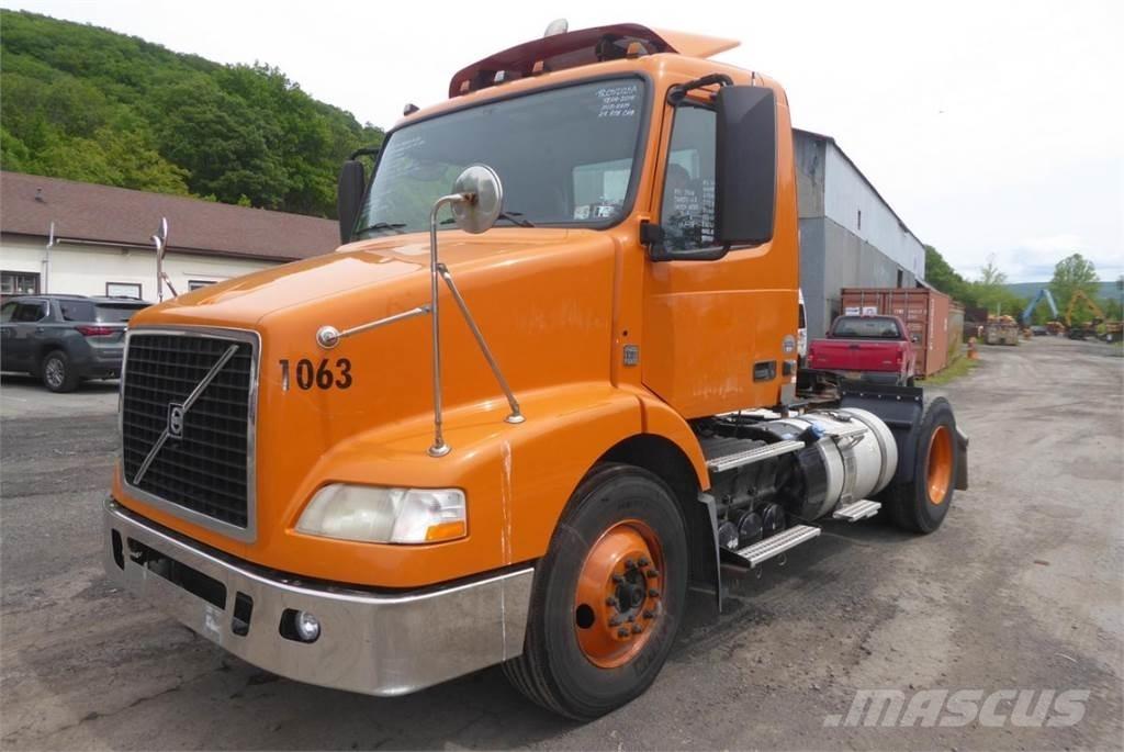 Volvo VNM42T Fülkés alváz