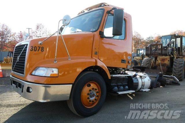 Volvo VNM64T Fülkés alváz