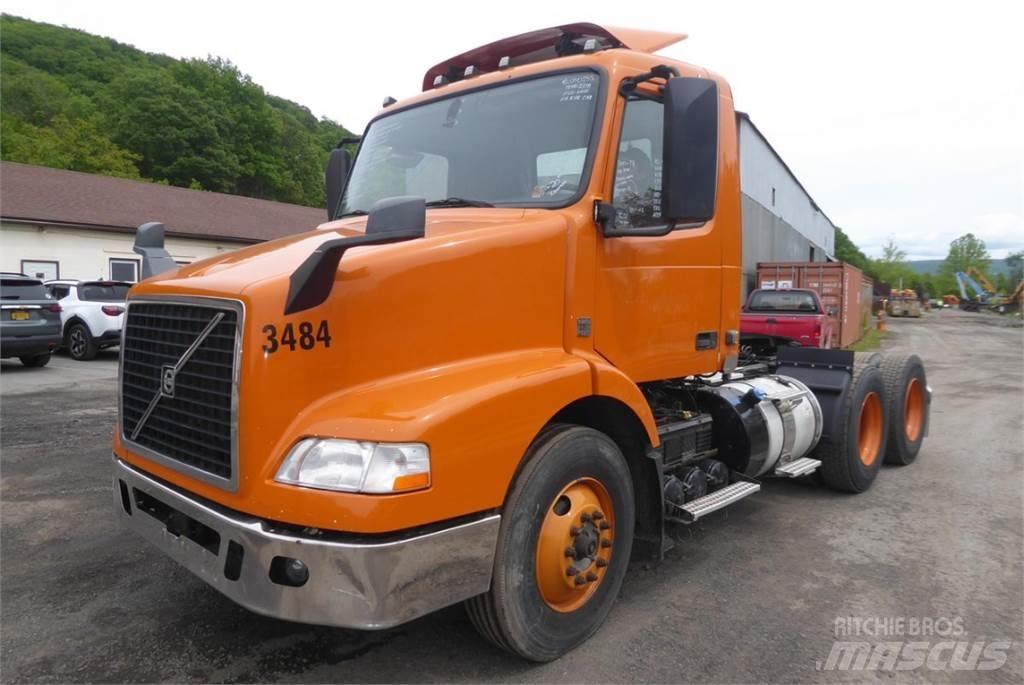 Volvo VNM64T Fülkés alváz