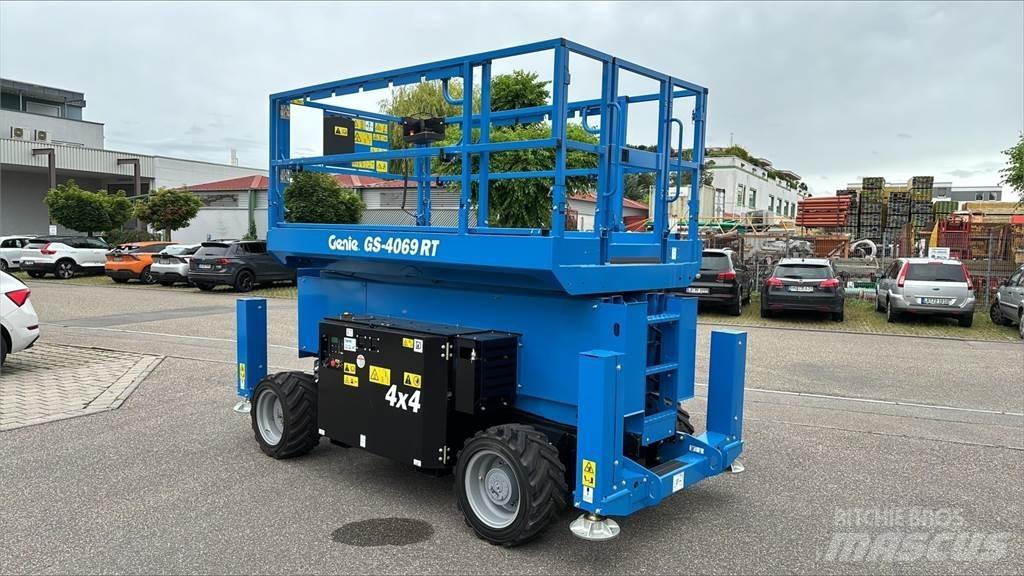Genie GS-4069 RT Ollós emelők