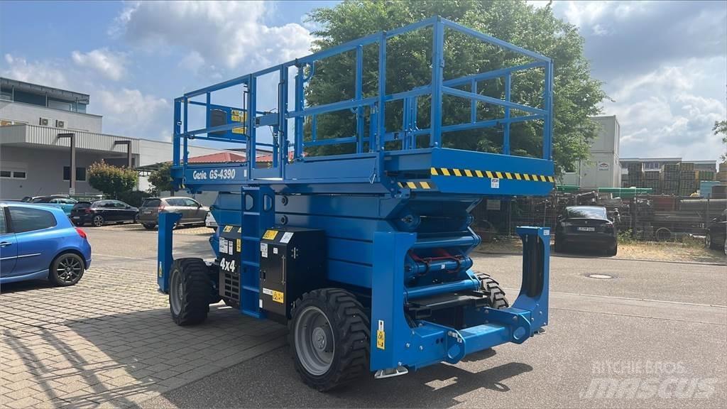 Genie GS-4390RT Ollós emelők