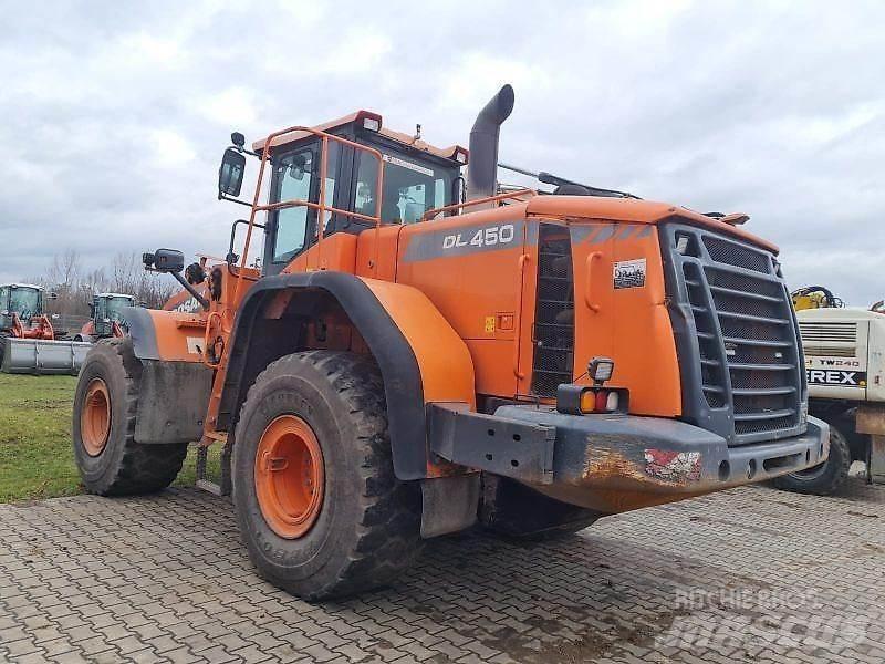 Doosan DL450-3 Gumikerekes homlokrakodók