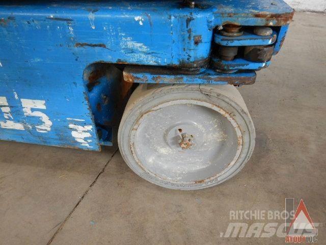 Genie GR-15 Karos emelők