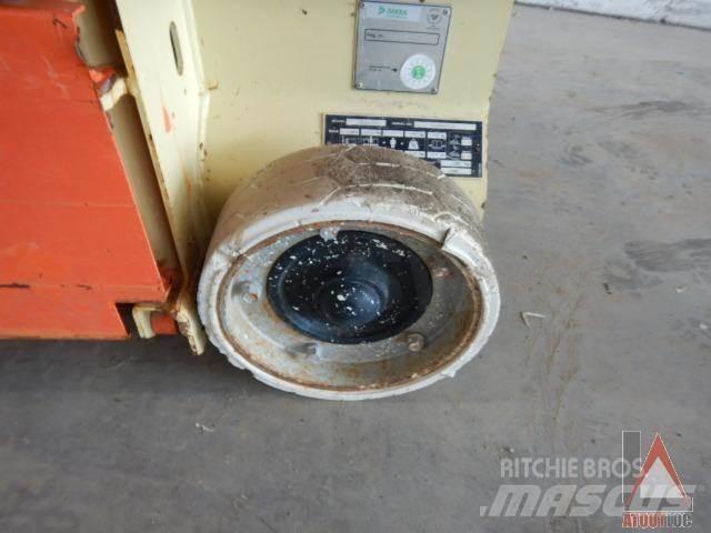 JLG 1230ES Karos emelők