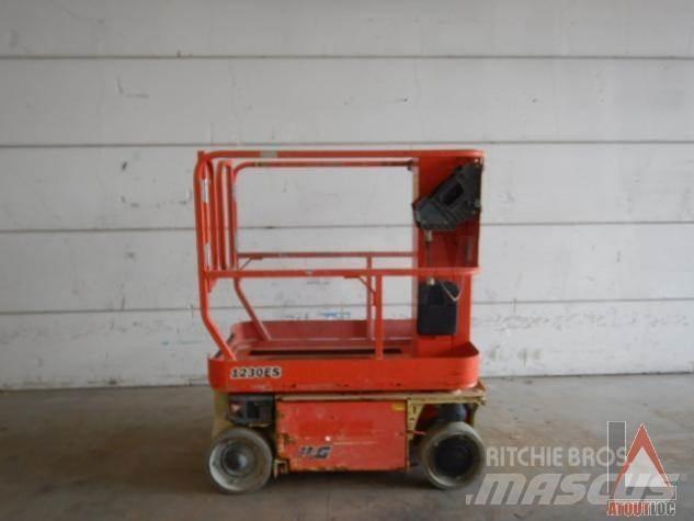JLG 1230ES Karos emelők