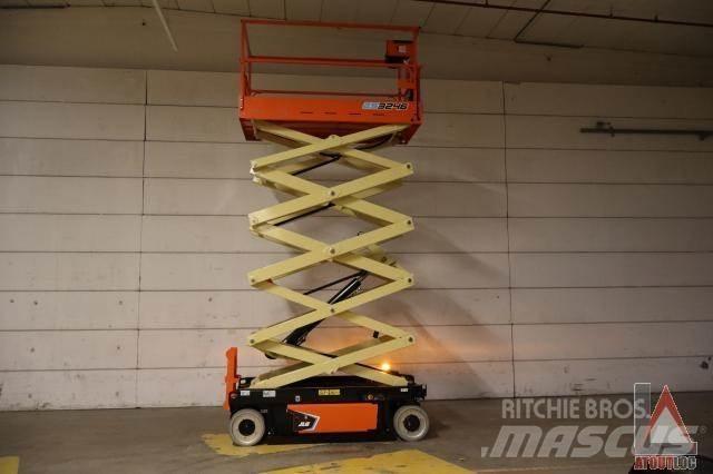 JLG 3246ES Karos emelők