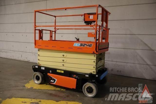 JLG 3246ES Karos emelők