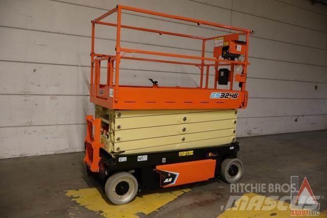 JLG 3246ES Karos emelők