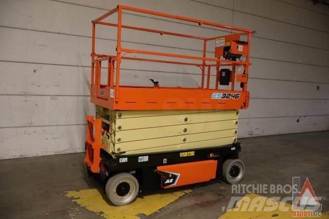 JLG 3246ES Karos emelők