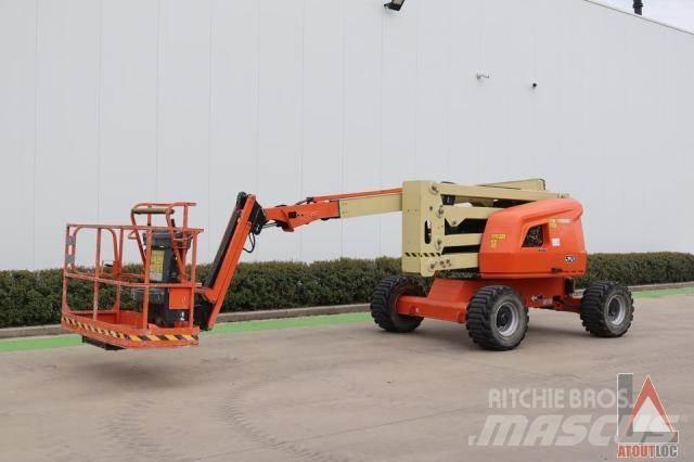 JLG 520AJ Karos emelők