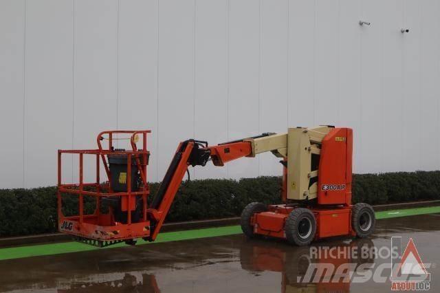 JLG E300AJP Karos emelők