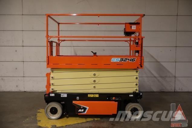 JLG ES3246 Karos emelők