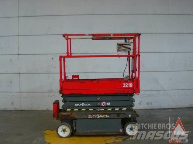 SkyJack SJ3219 Karos emelők