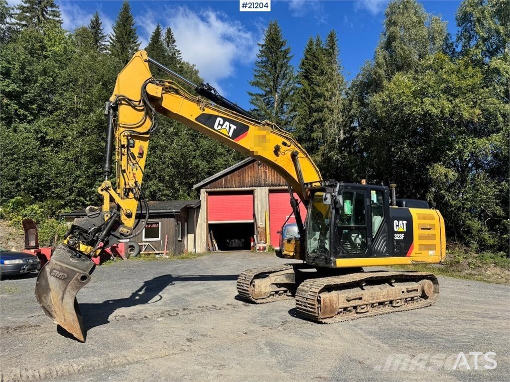 CAT 323FL Lánctalpas kotrók