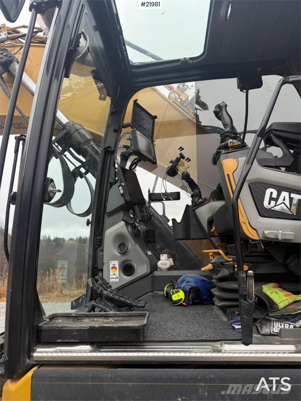CAT 325 Lánctalpas kotrók
