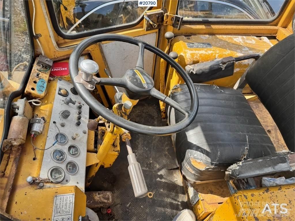 CAT 920 Gumikerekes homlokrakodók