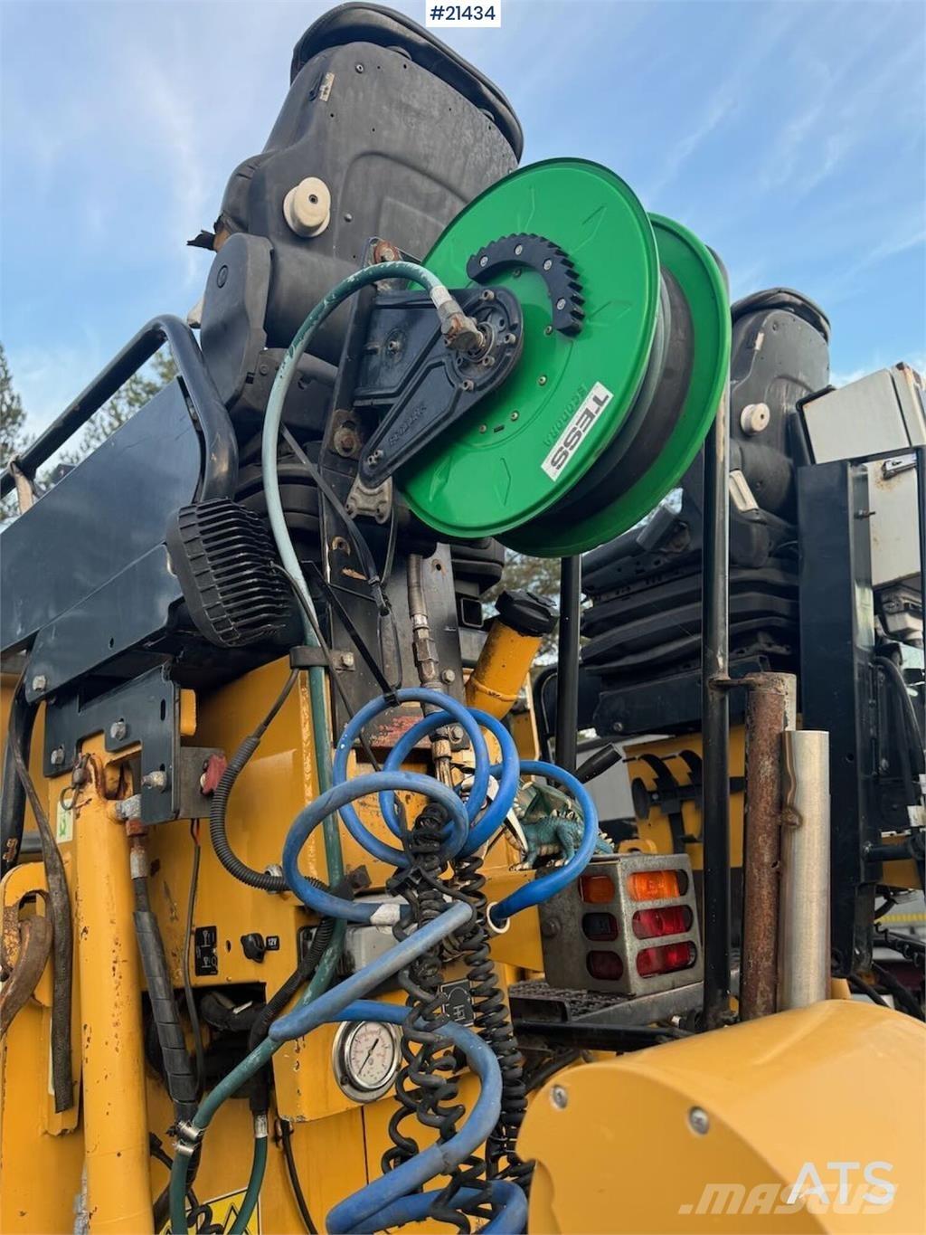 CAT AP 300 Aszfalt terítõ gépek