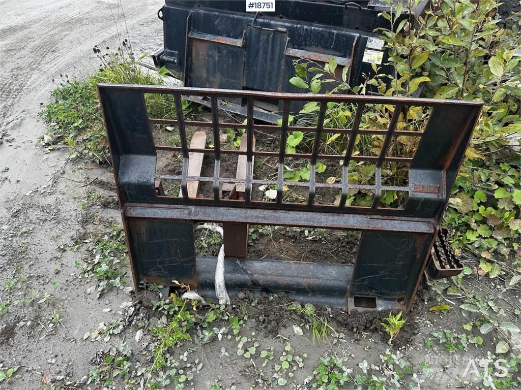 CAT Pallet Forks Építőipar - Egyebek