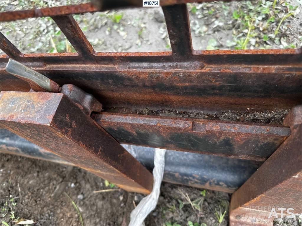 CAT Pallet Forks Építőipar - Egyebek
