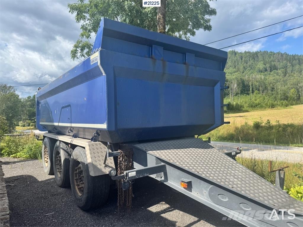 Maur Trailer. Billenő pótkocsik