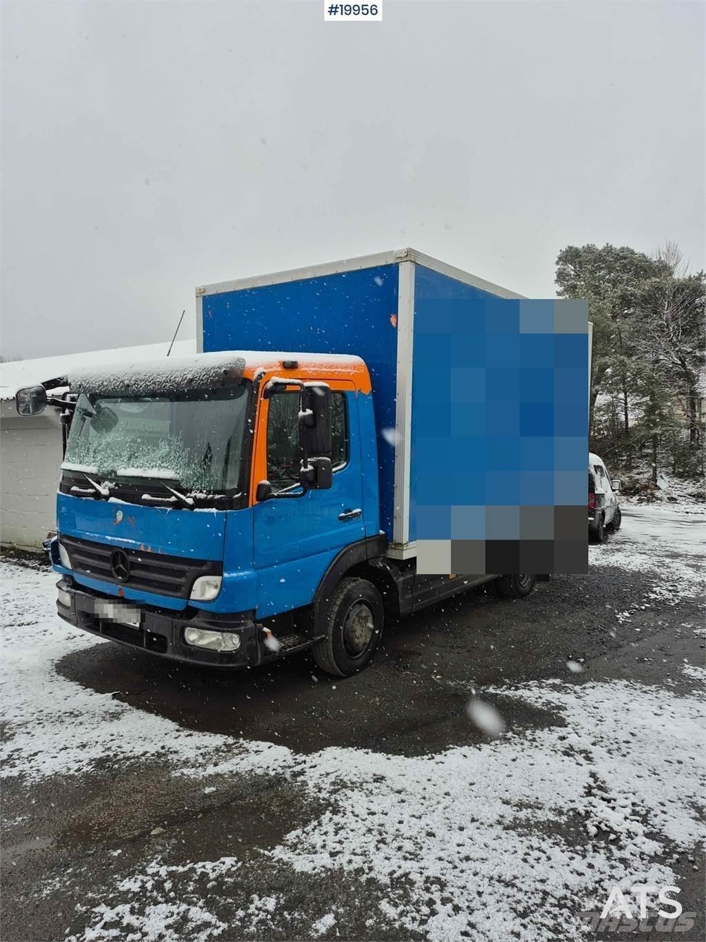 Mercedes-Benz 818 Dobozos teherautók