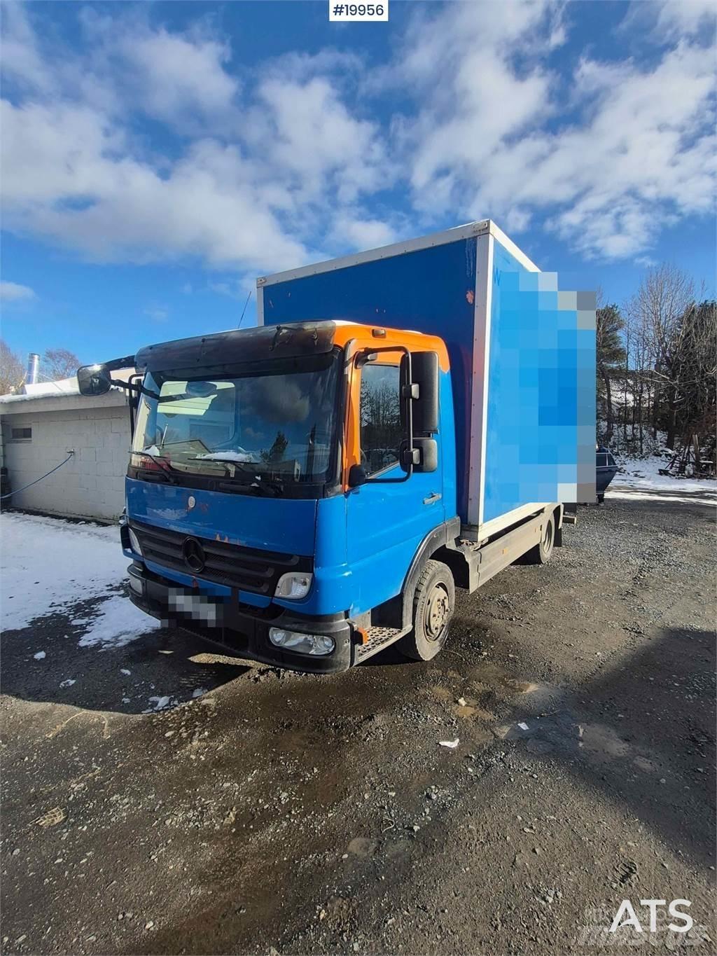 Mercedes-Benz 818 Dobozos teherautók