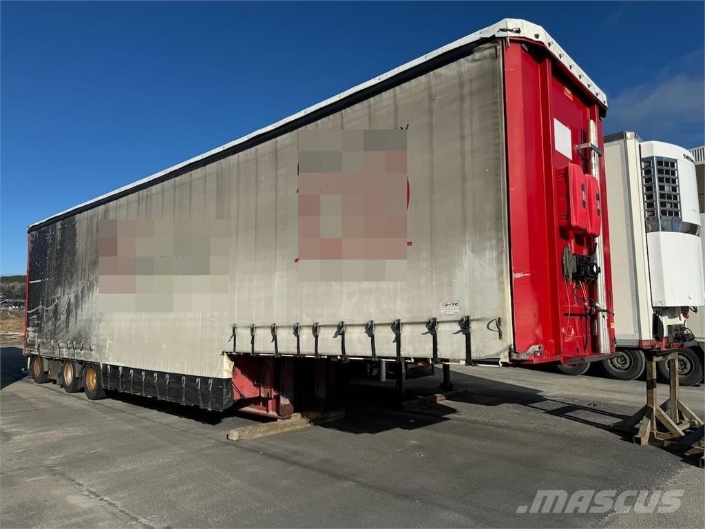 Pacton well trailer. Mélybölcsős félpótkocsik