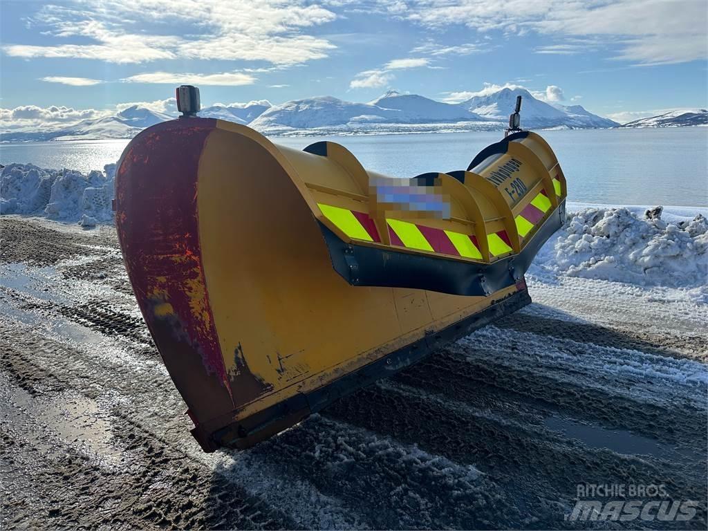  Saltvikplogen F-280 Építőipar - Egyebek