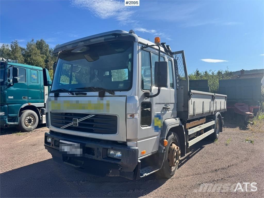 Volvo FL250 Truck. Platós / Ponyvás teherautók