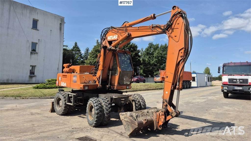 Atlas 1304 Gumikerekes kotrók