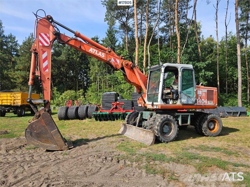 Atlas 1404 Gumikerekes kotrók