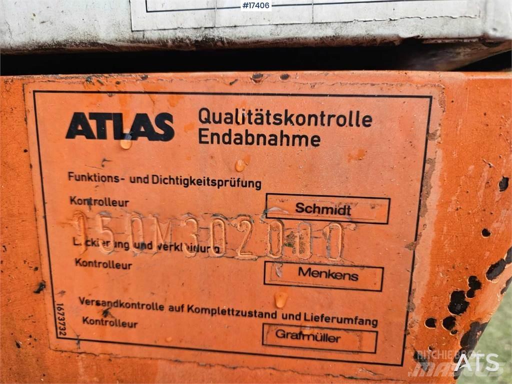 Atlas 1504 Gumikerekes kotrók