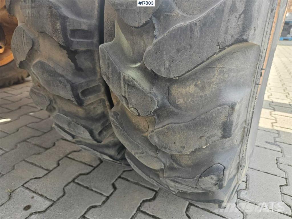 CASE WX 165 Gumikerekes kotrók