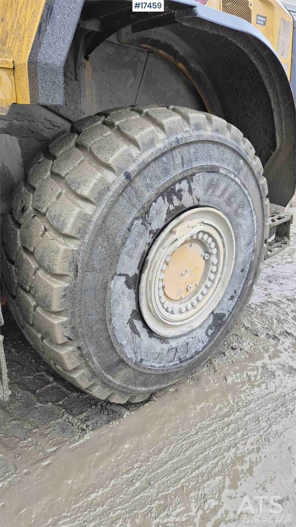 CAT 980 XE Gumikerekes homlokrakodók