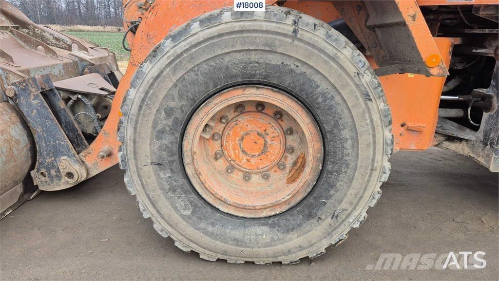 Doosan DL 250 Gumikerekes homlokrakodók