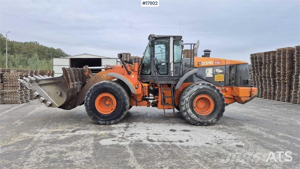 Hitachi ZW 310 Gumikerekes homlokrakodók