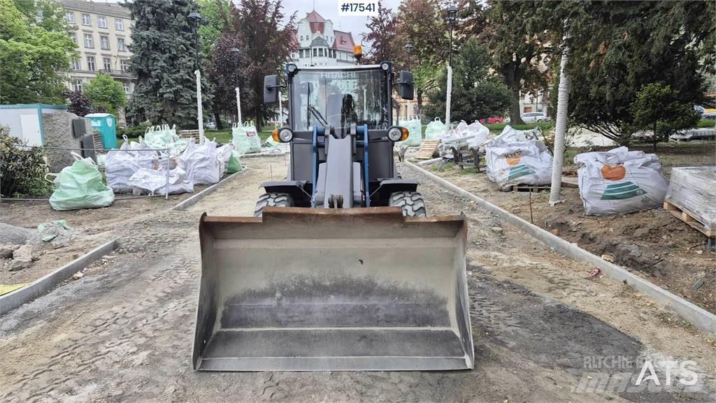 Hitachi ZW 75 Gumikerekes homlokrakodók