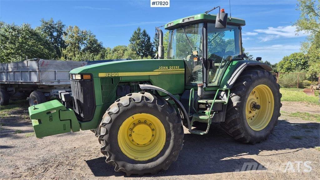John Deere 8200 Traktorok