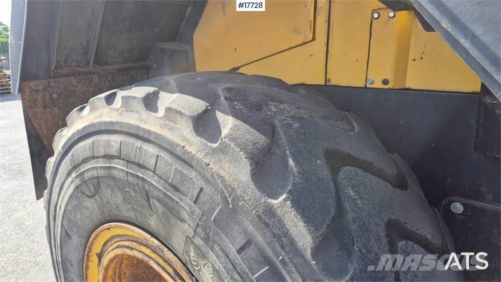 Komatsu WA380-5H Gumikerekes homlokrakodók