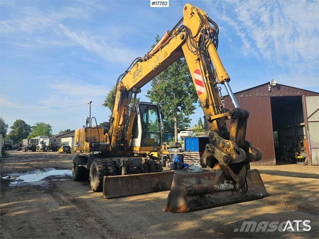 Liebherr A 904 Gumikerekes kotrók