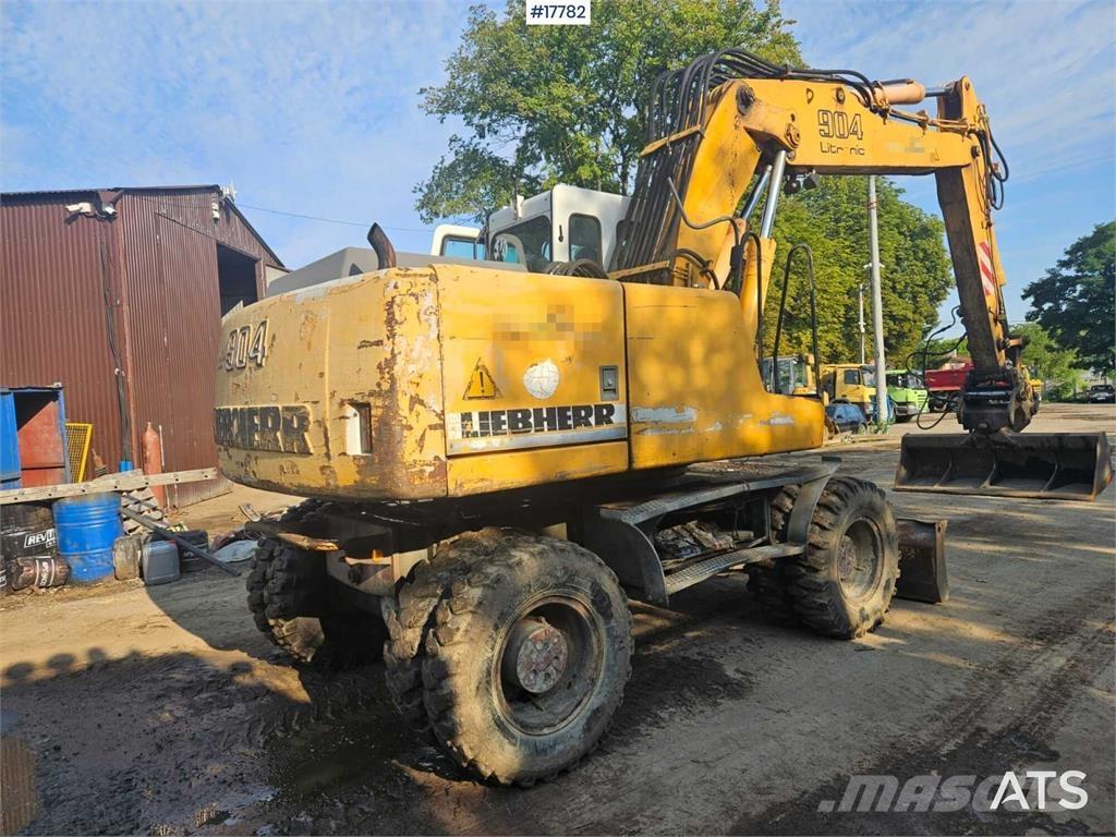 Liebherr A 904 Gumikerekes kotrók