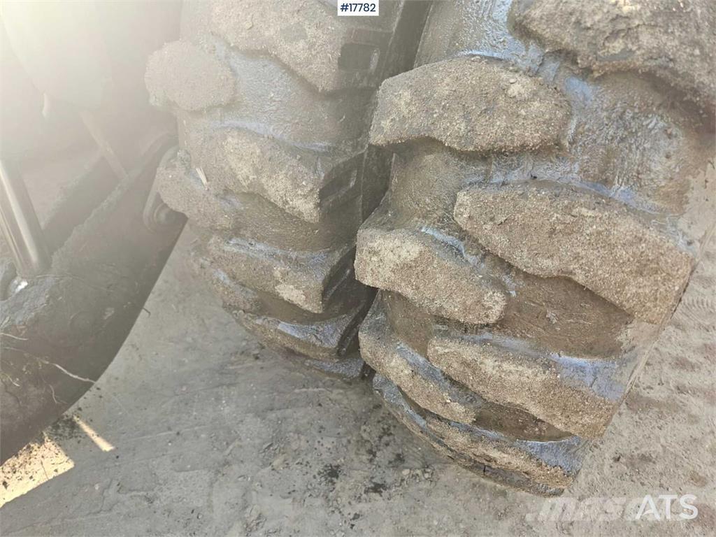 Liebherr A 904 Gumikerekes kotrók