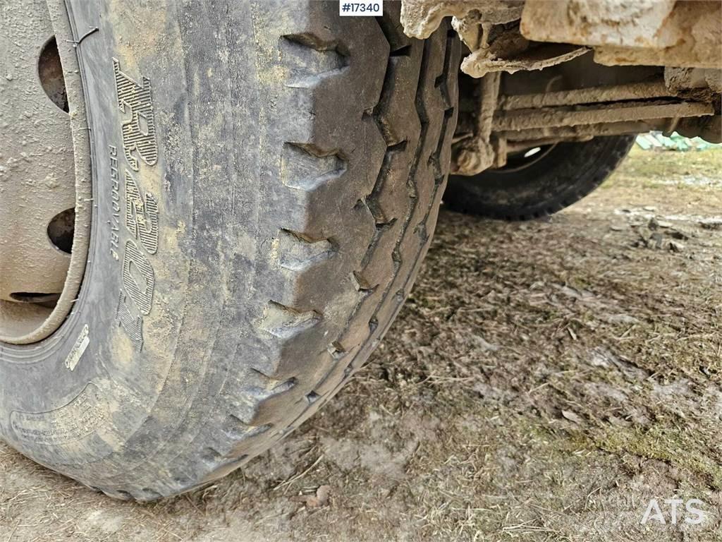 Volvo 420 8x4 Billenő teherautók