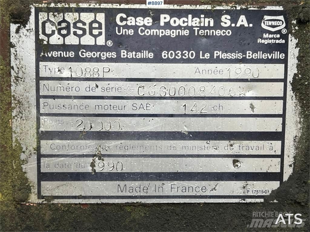 CASE 1088 Gumikerekes kotrók