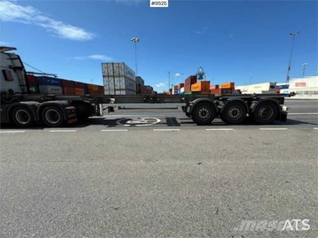 Fruehauf annet Konténerkeret / Konténeremelő félpótkocsik
