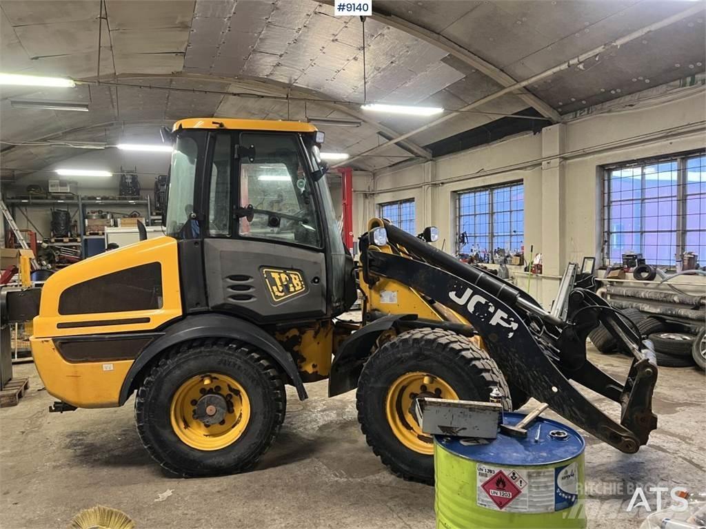 JCB 409 T4 gumikerekes dózer
