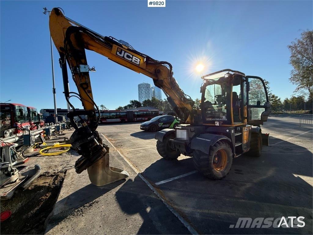 JCB Hydradig 110W Gumikerekes kotrók