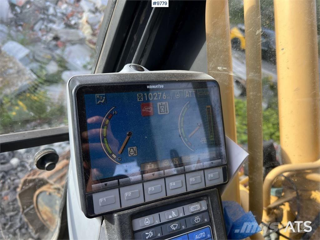 Komatsu PC210LC-8 Lánctalpas kotrók